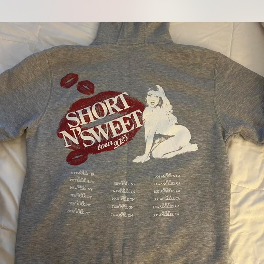 Sabrina carpenter short N sweet gray zip up - Picture 2 of 2
